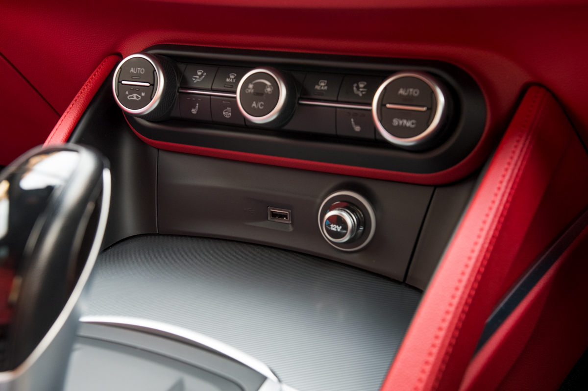 【Carlinkit】Apple CarPlayワイヤレス化計画（設定再挑戦編） TechDrive